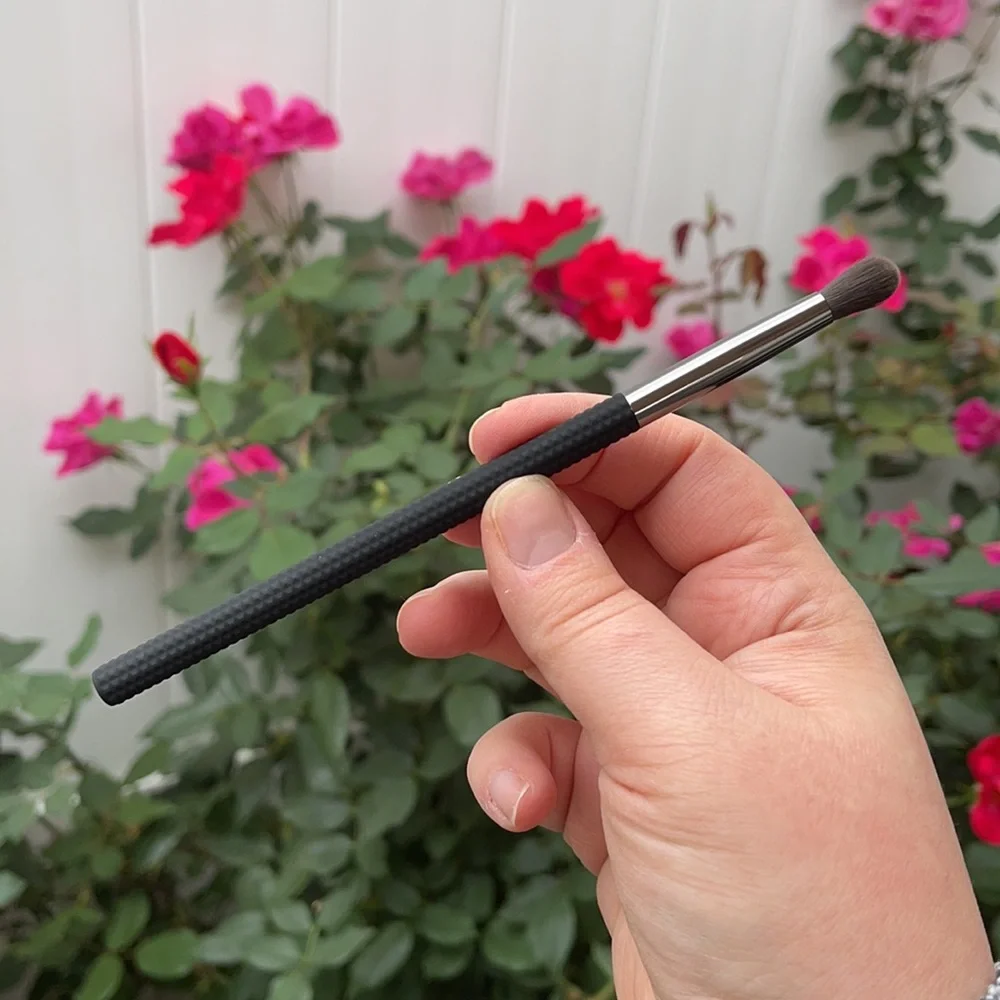 New Laruce Tapered Blending Eyeshadow Brush - LR005